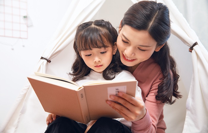 Đọc sách cùng trẻ